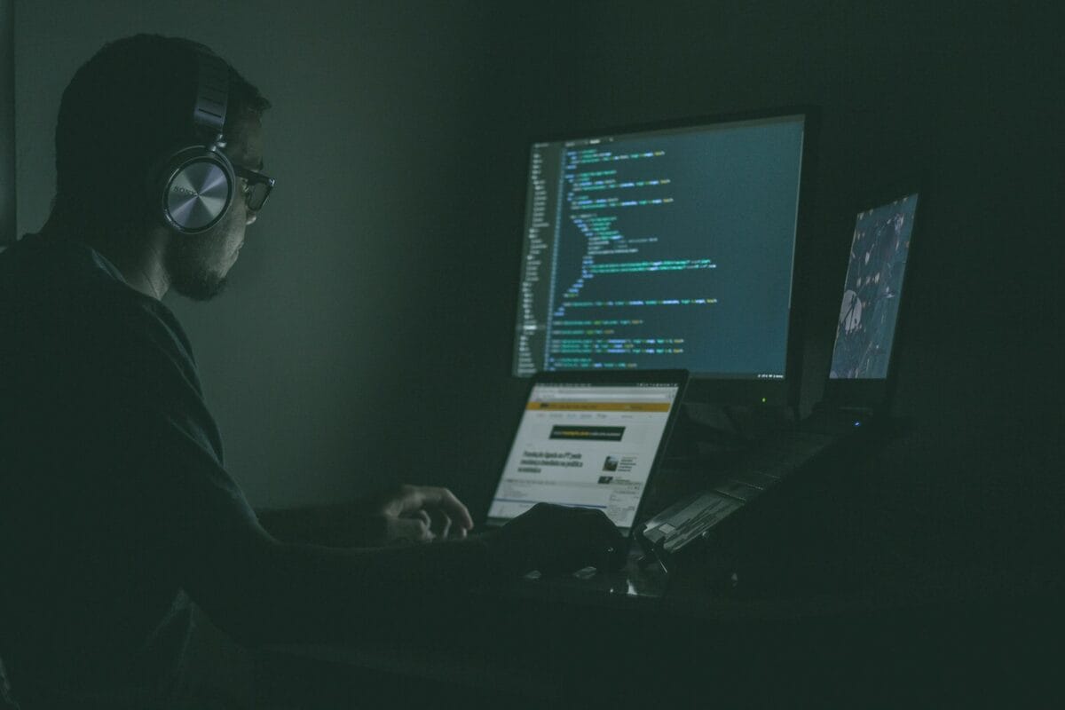 Running Microsoft 365 security monitoring on a screen